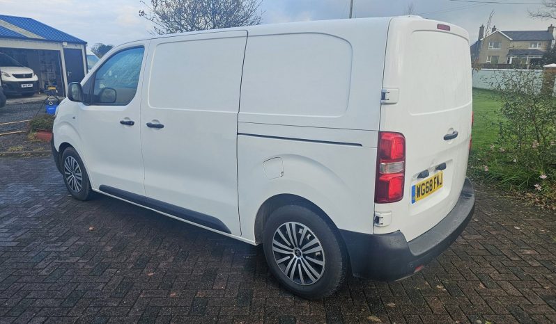 
								2018 Peugeot Expert L2H1 MWB Professional 115bhp 1.6 Diesel full									