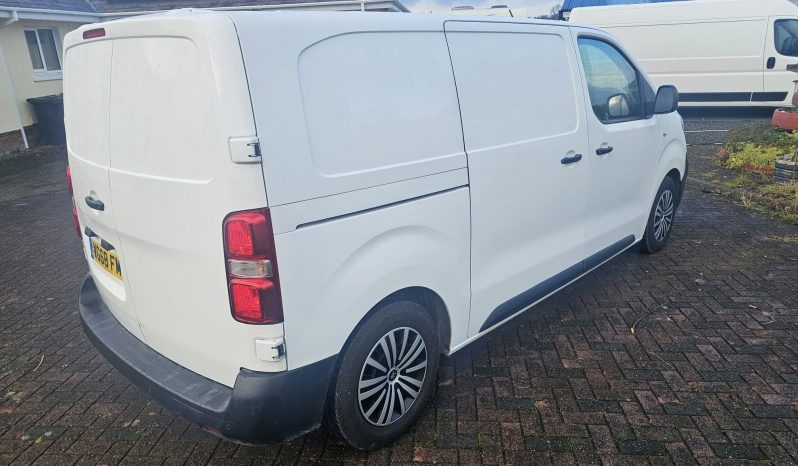 
								2018 Peugeot Expert L2H1 MWB Professional 115bhp 1.6 Diesel full									