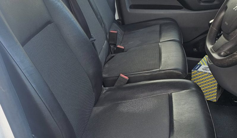 
								2018 Peugeot Expert L2H1 MWB Professional 115bhp 1.6 Diesel full									