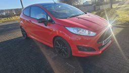 
										2015 Ford Fiesta 1.0 Zetec S Red Edition Petrol full									