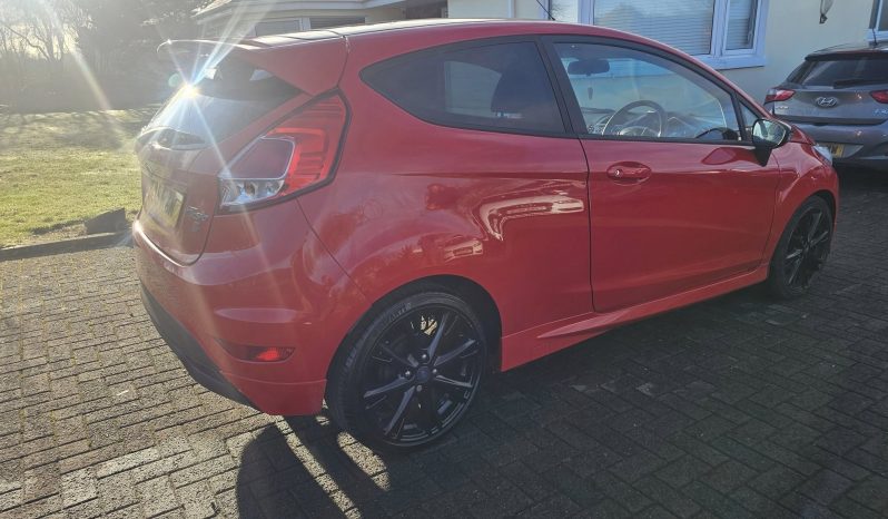 
								2015 Ford Fiesta 1.0 Zetec S Red Edition Petrol full									