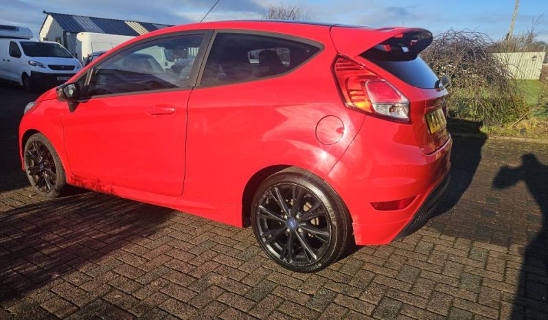 
								2015 Ford Fiesta 1.0 Zetec S Red Edition Petrol full									