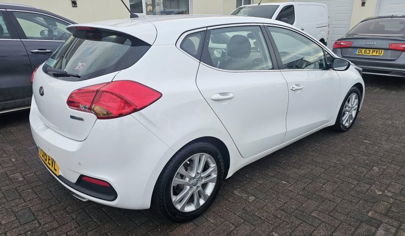 
								2015 Kia Ceed 1.6 Diesel full									