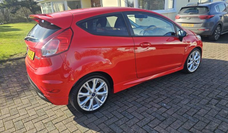 
								2013 Ford Fiesta 1.6 Zetec S Diesel full									