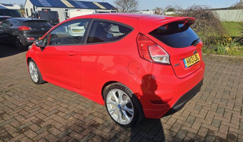 
								2013 Ford Fiesta 1.6 Zetec S Diesel full									