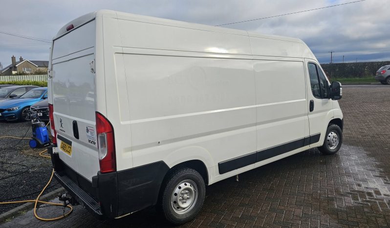 
								2019 Peugeot Boxer L3H2 2.2 Blue HDi Professional Van 140ps full									