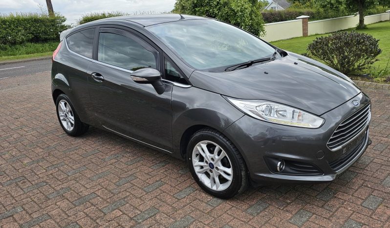 
								2015 Ford Fiesta 1.0 zetec, Petrol full									