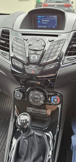 
										2015 Ford Fiesta 1.0 zetec, Petrol full									