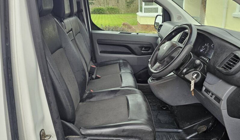 
								2018 Peugeot Expert Professional 1.6 hdi 115 bhp, 6 Speed full									