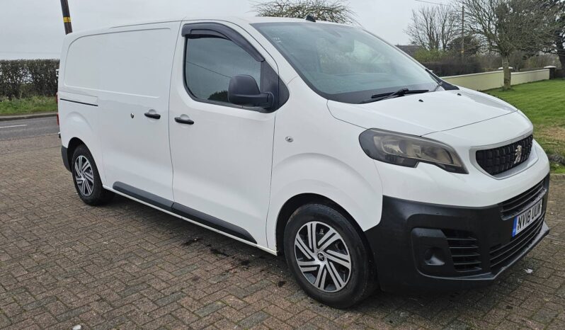 
								2018 Peugeot Expert Professional 1.6 hdi 115 bhp, 6 Speed full									